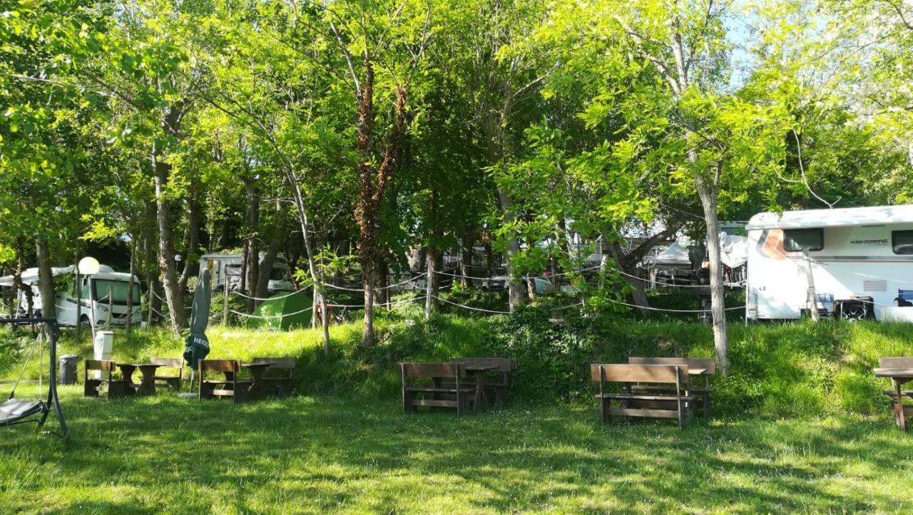 Camping Gabicce Monte 加比切马莱 外观 照片