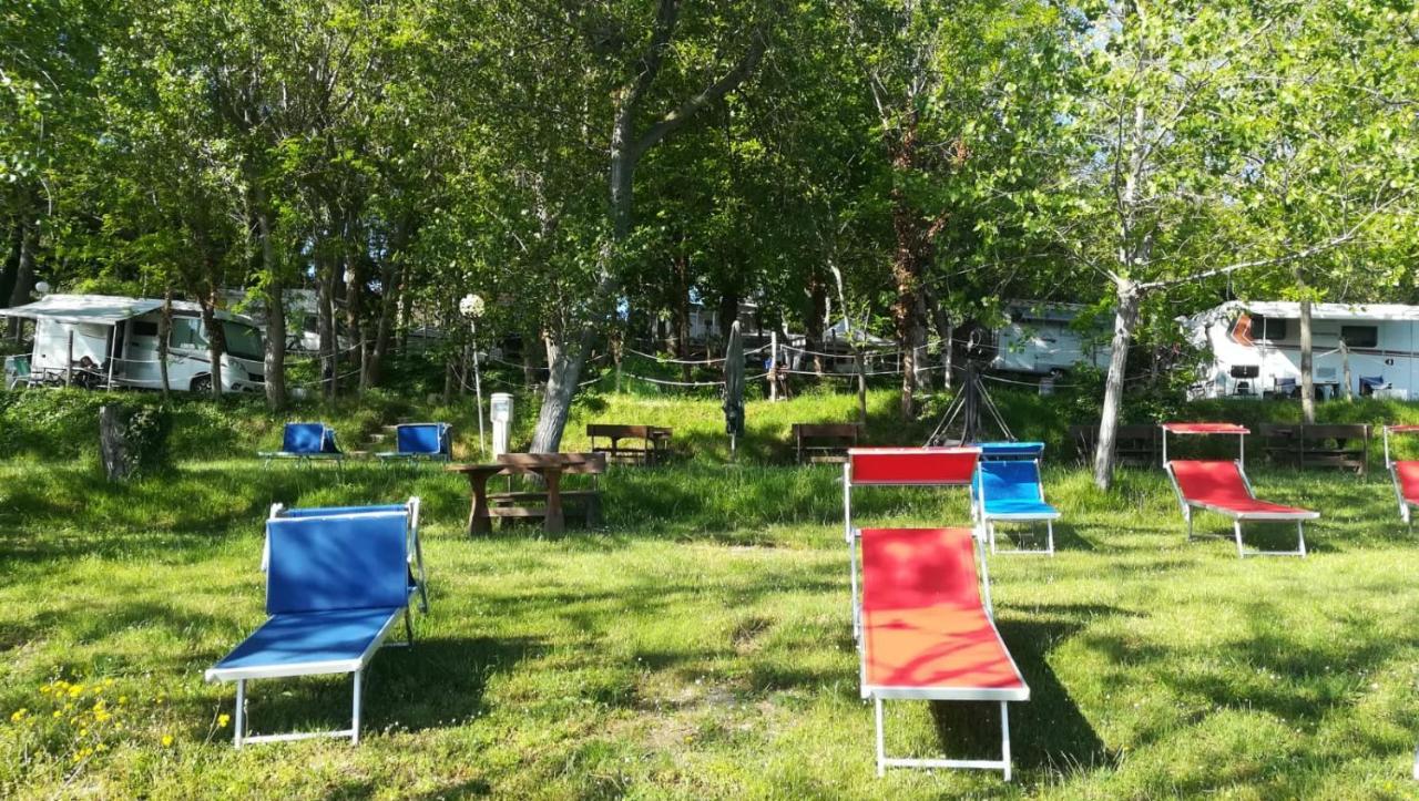 Camping Gabicce Monte 加比切马莱 外观 照片